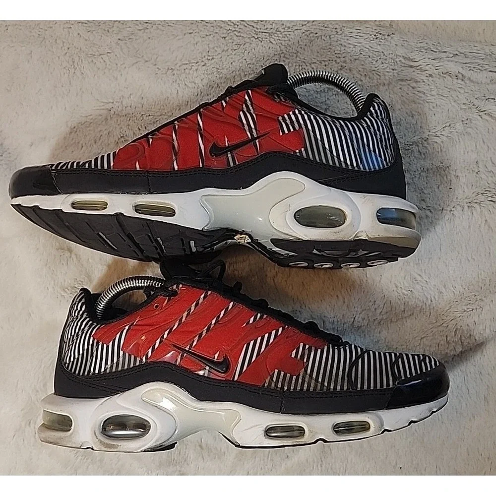 Nike Air Max Plus TN Red Black White Stripe AV7021-600 Mens Sneakers